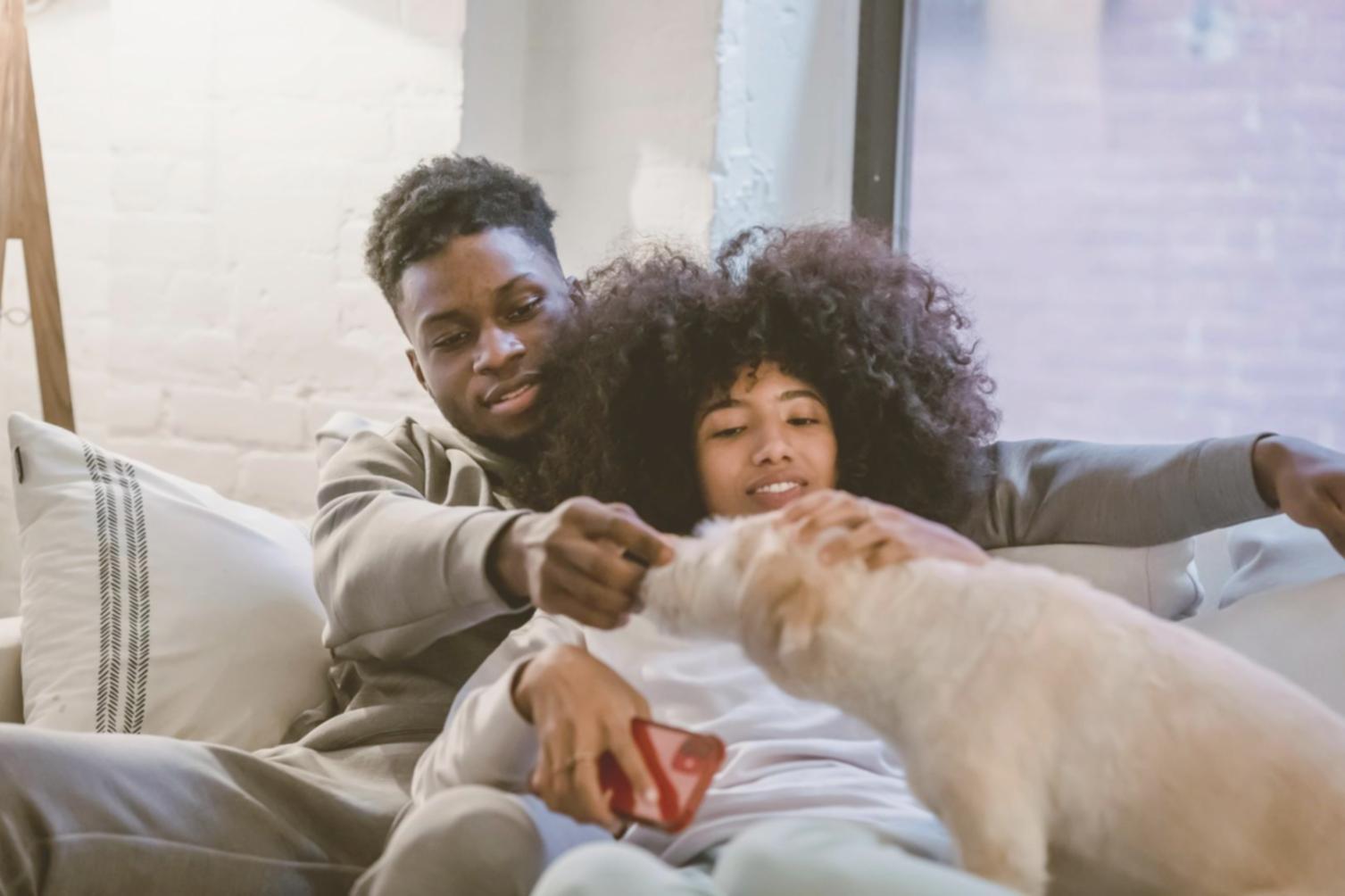 Paar beim gemeinsamen Lernen